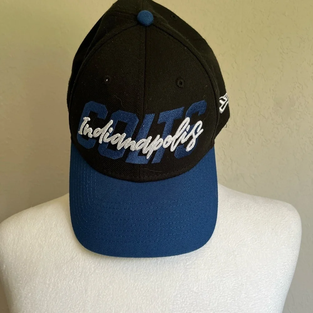 Men’s Black and Blue Indianapolis Colts New Era NFL Fitted Hat Size Small/Medium